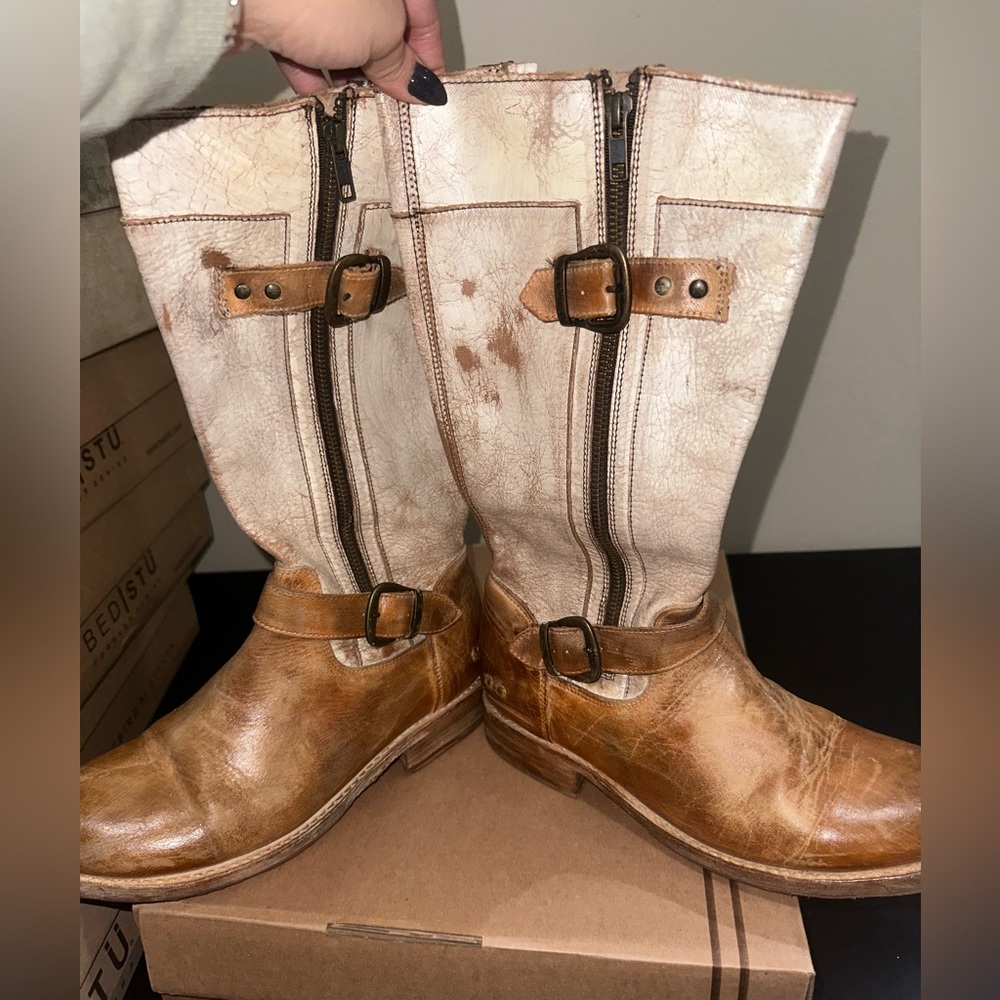 Bed Stu Gogo boots never worn 9.5